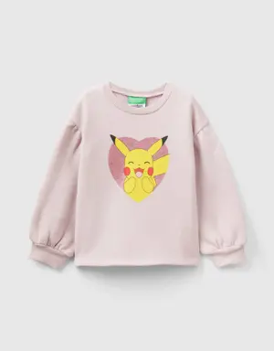 warm pokémon sweatshirt with wide sleeves