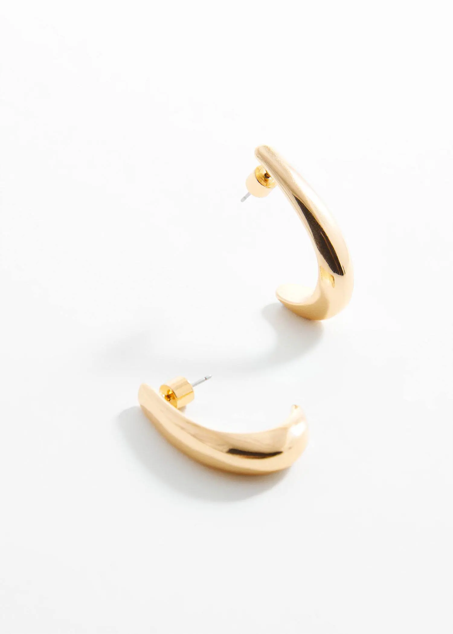 Mango Oval hoop earrings. 1