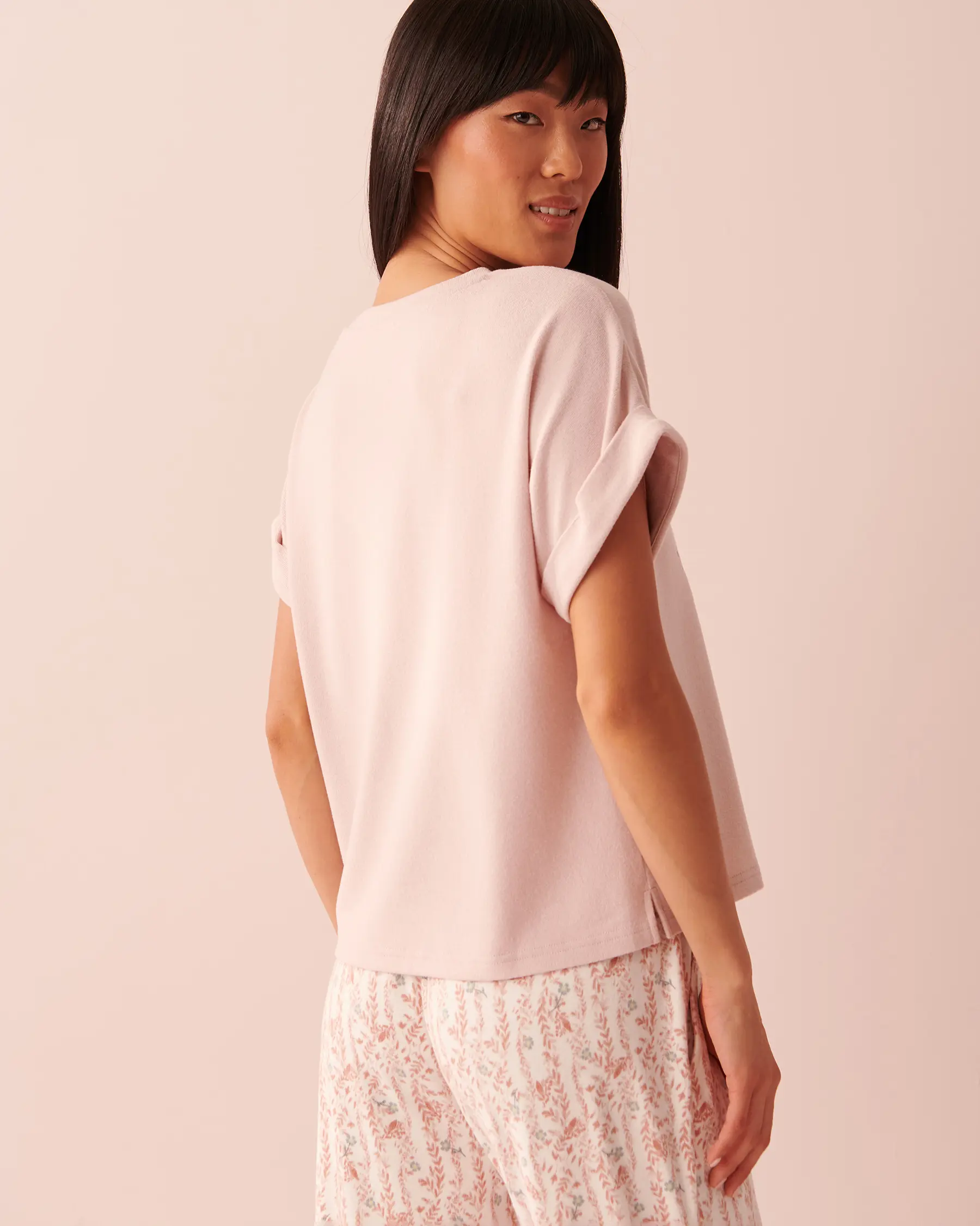 La Vie en Rose Recycled Fibers Crew Neck T-shirt. 2