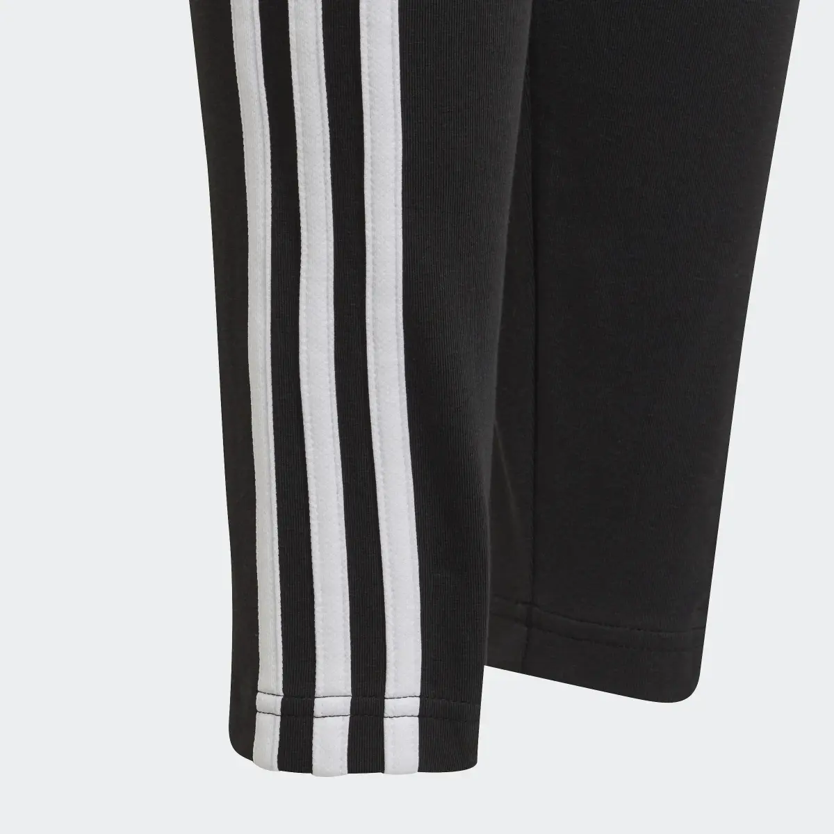 Adidas Essentials 3-Stripes Leggings. 3
