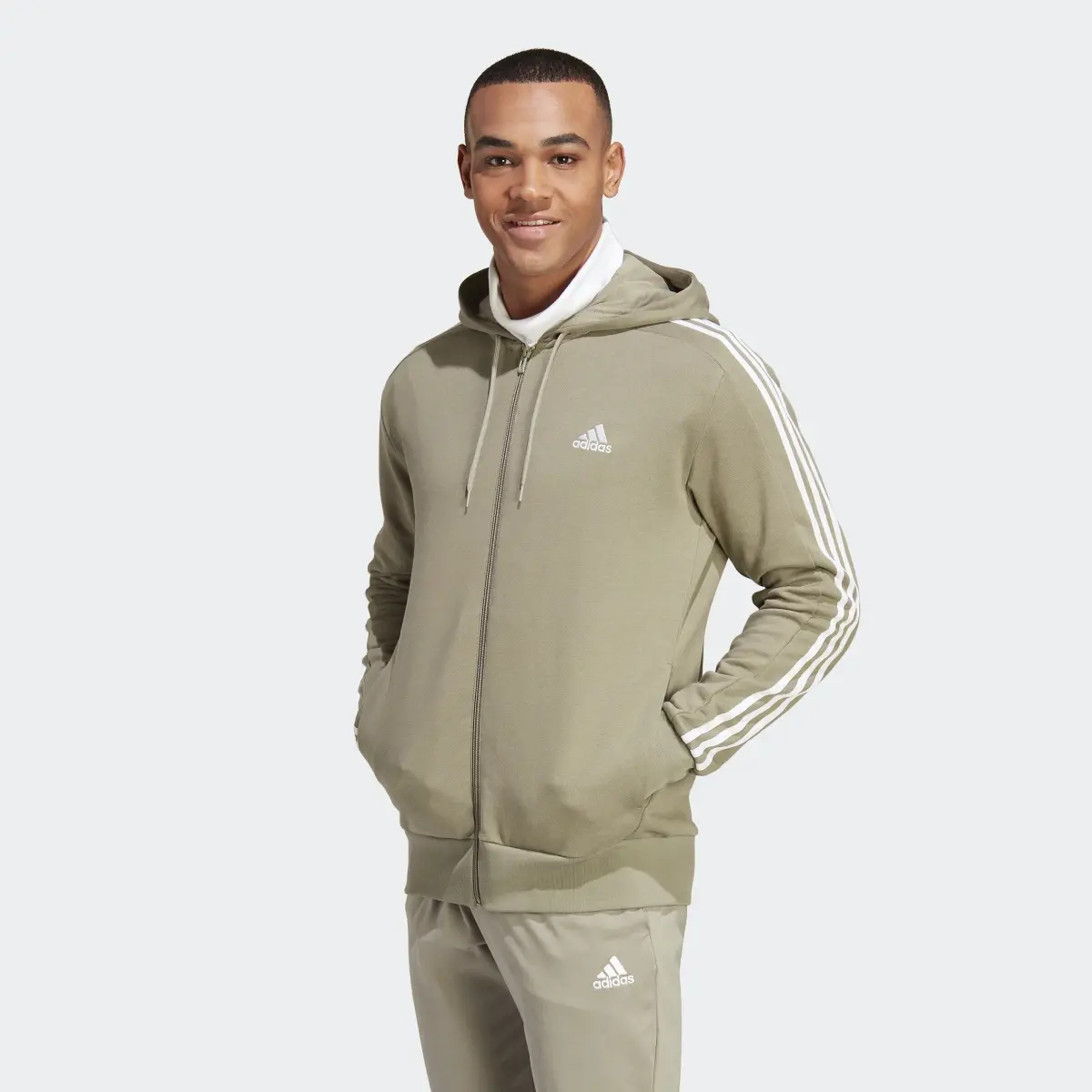 Adidas Chaqueta con capucha Essentials French Terry 3 bandas. 2