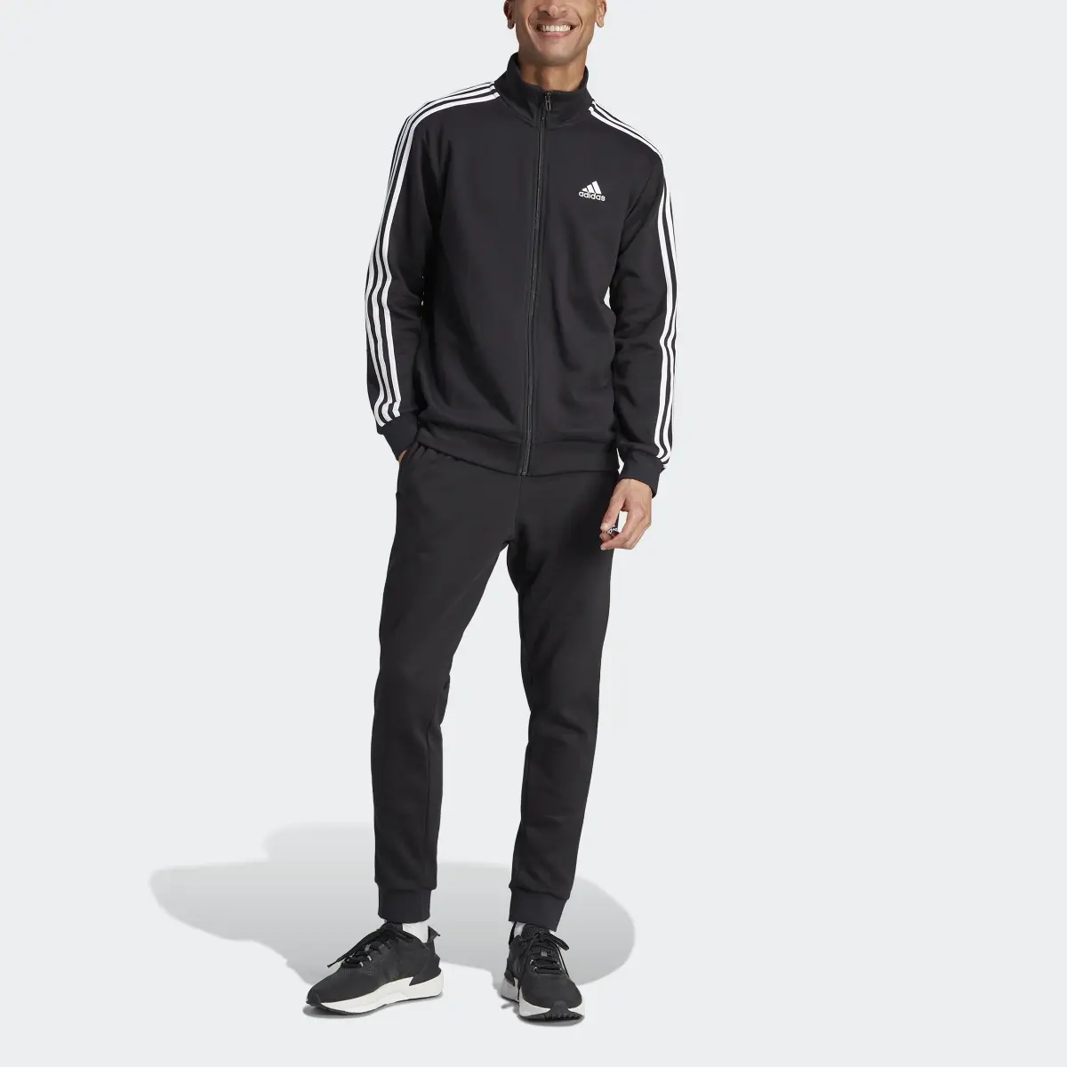 Adidas Dres Basic 3-Stripes Fleece. 1