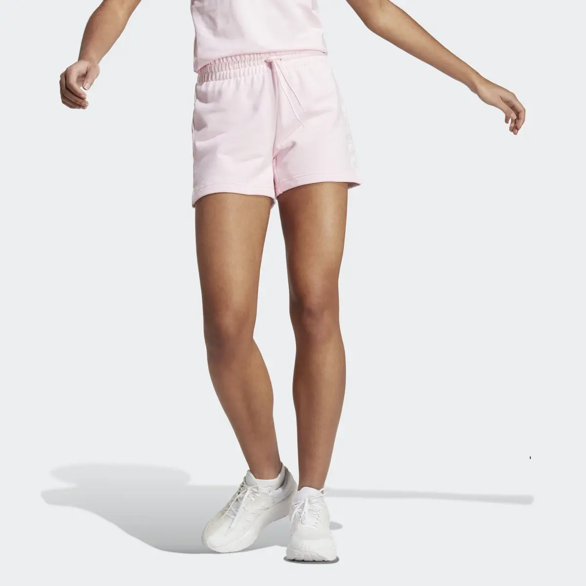 Adidas Short en molleton Linear Essentials. 1