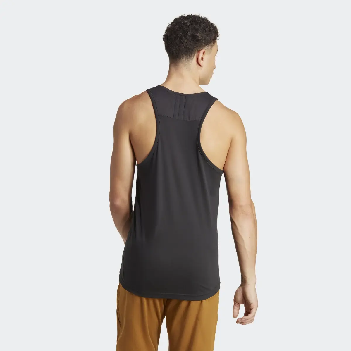 Adidas Playera sin Mangas de Entrenamiento Yoga Base. 3