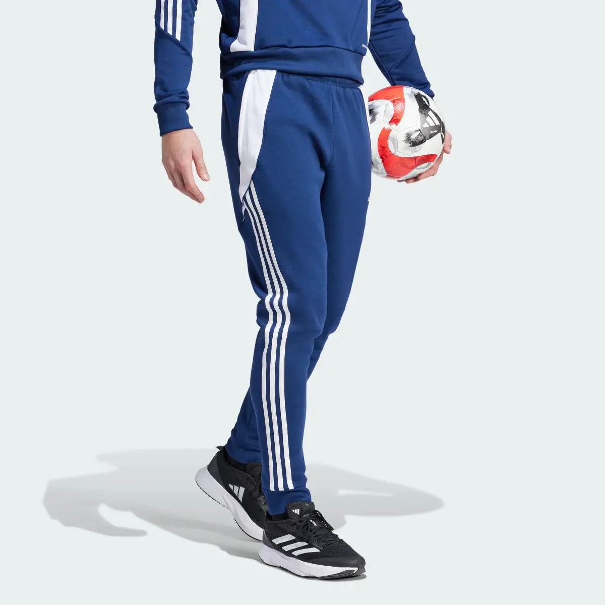Adidas Spodnie dresowe Tiro 24. 3
