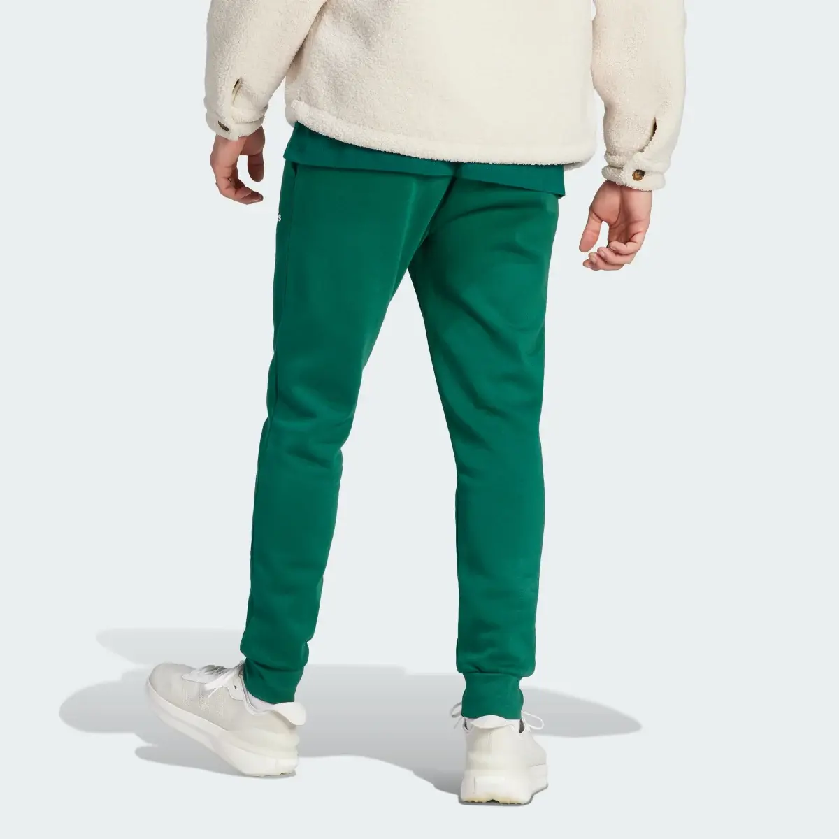 Adidas Pantaloni Essentials Fleece Regular Tapered. 2