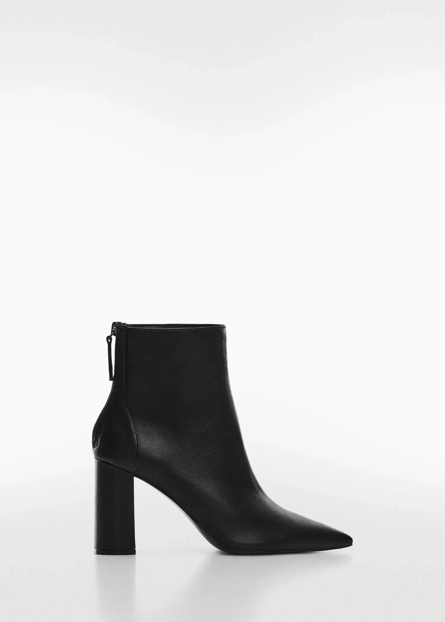Mango Pointed-toe ankle boot swith zip closure. 1