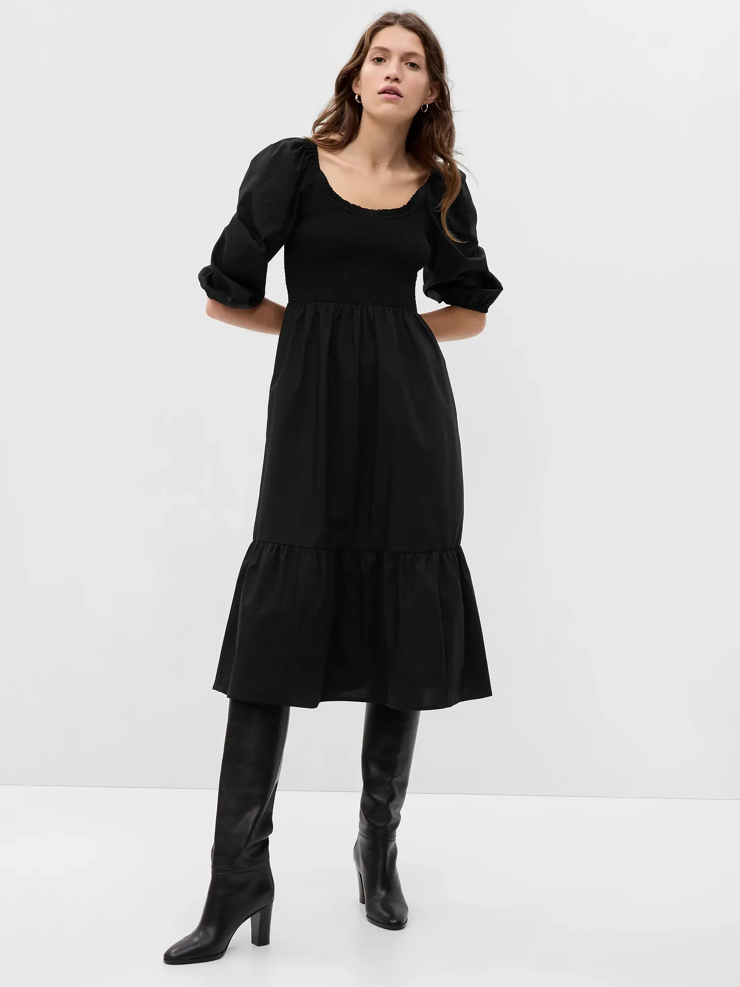 Gap Puff Sleeve Smocked Midi Dress black. 1