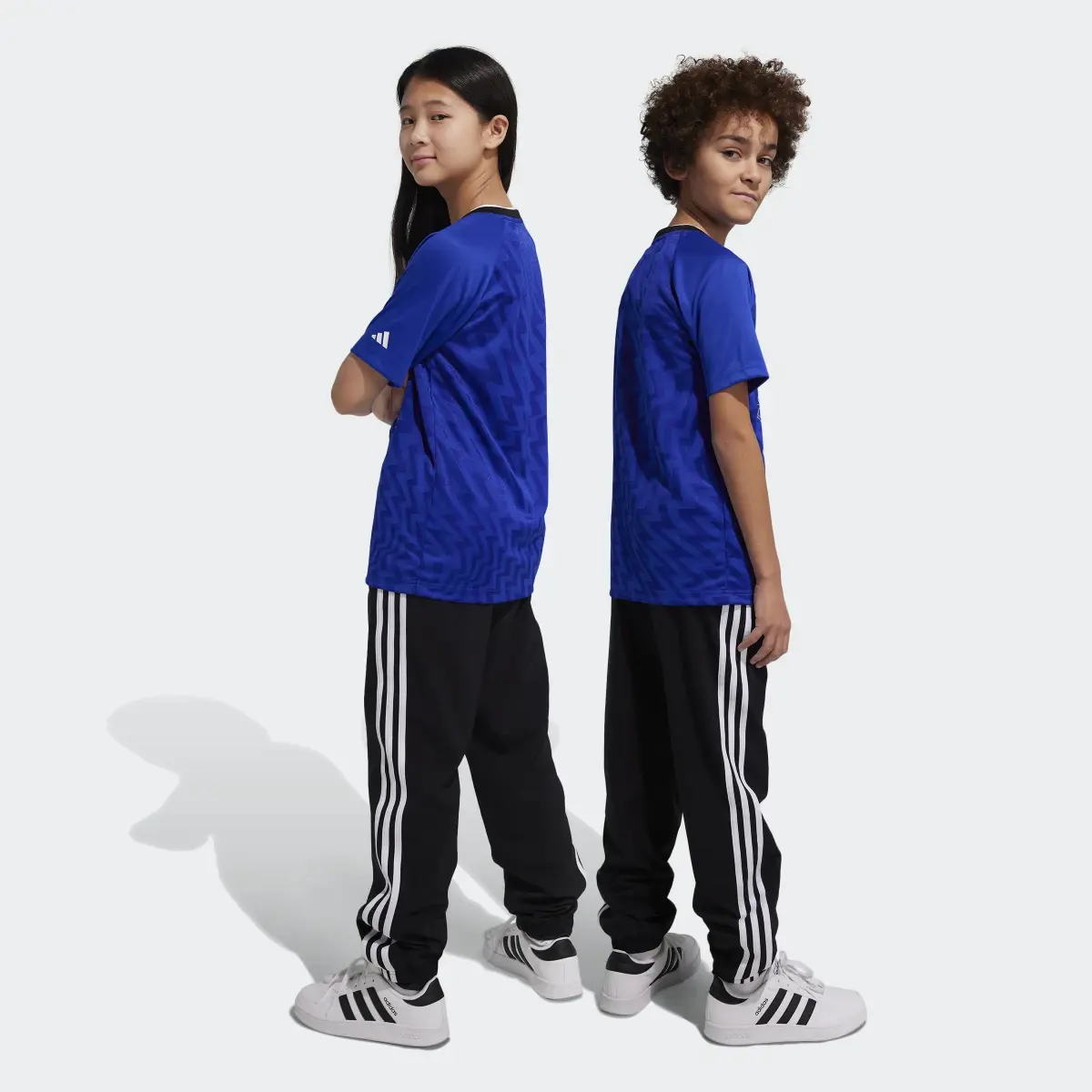 Adidas Essentials 3-Stripes Woven Pants. 2