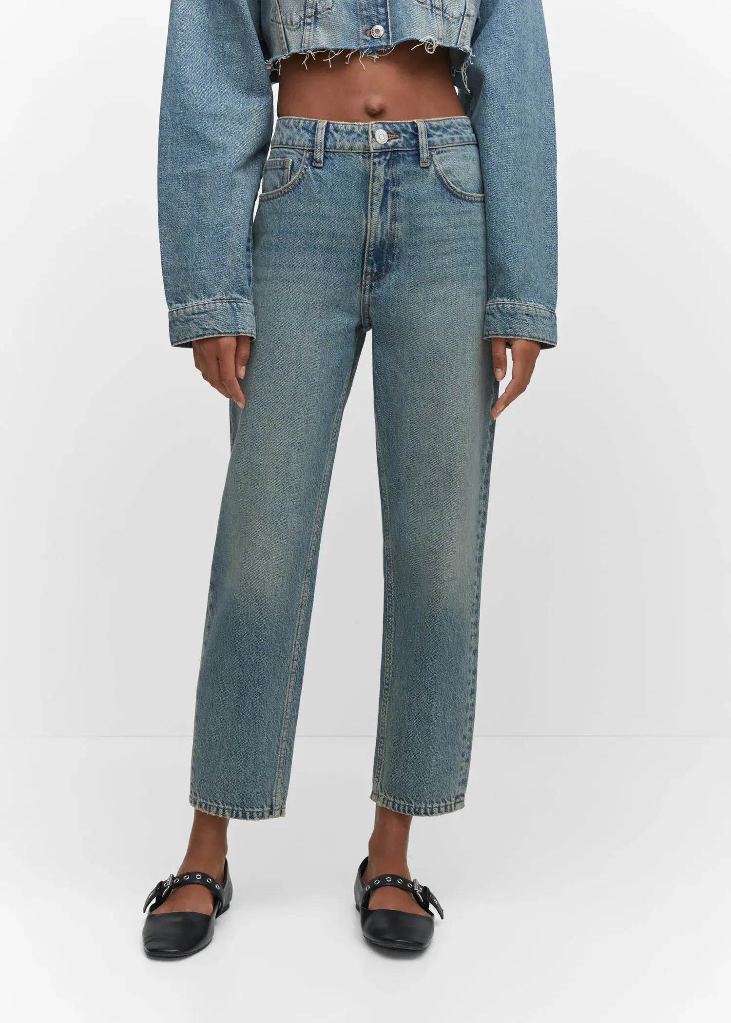Mango Mom high-waist jeans. 1