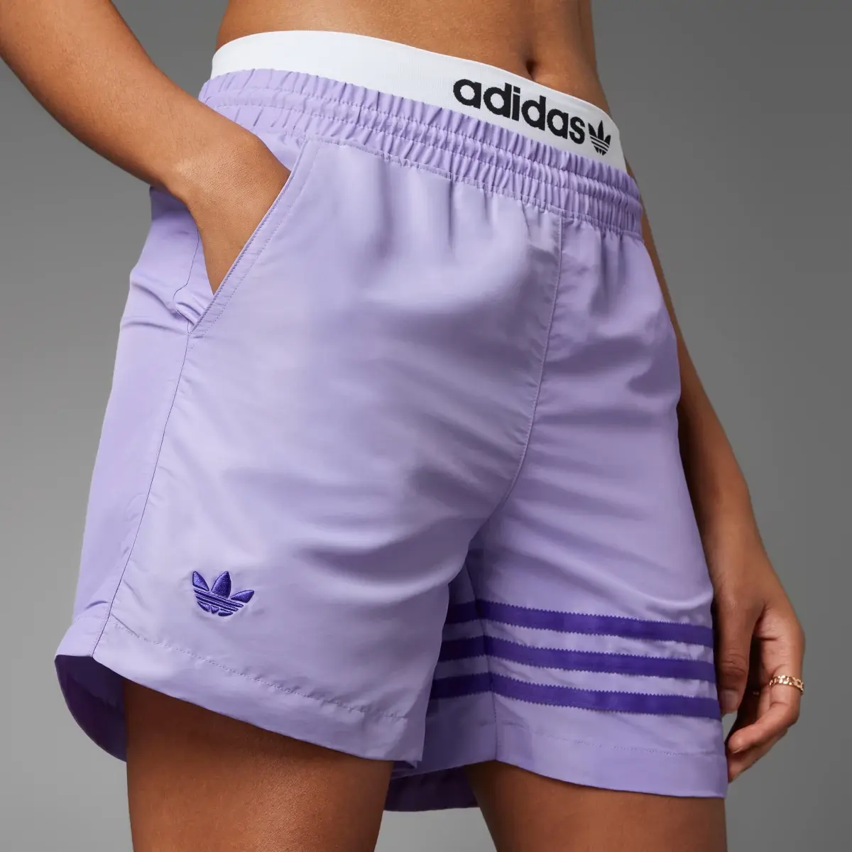 Adidas Short Adicolor Neuclassics. 1