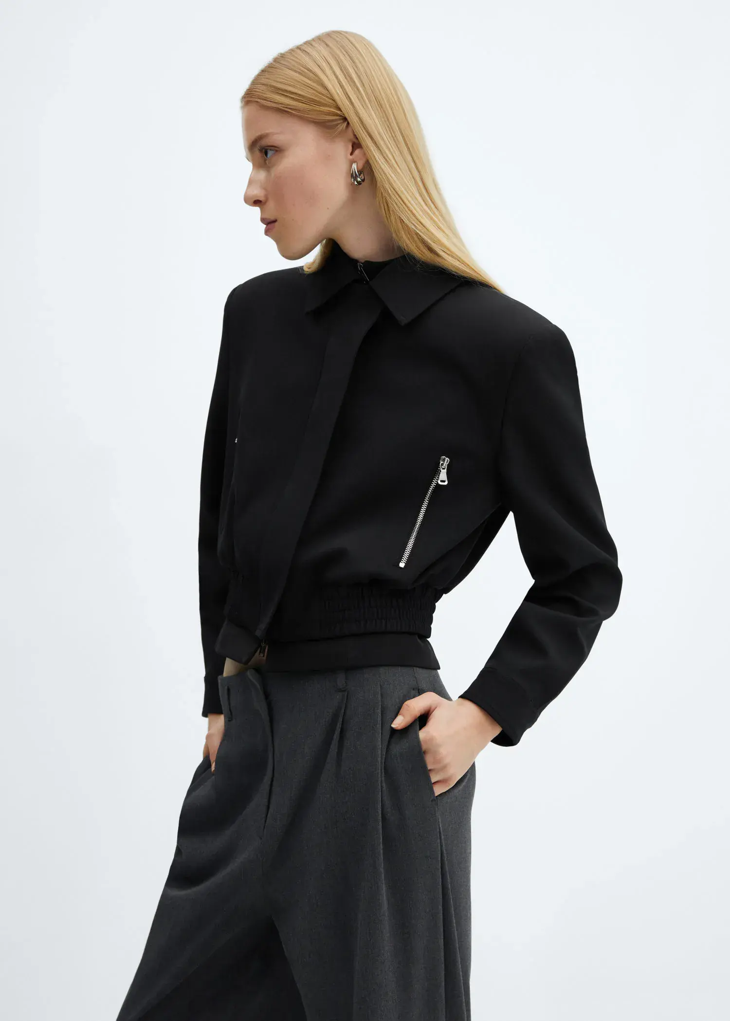 Mango Cropped jacket with shoulder pads. 2