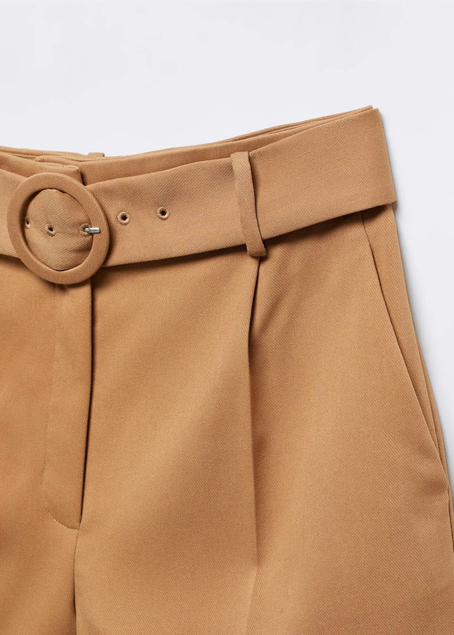 Mango Paperbag shorts with belt. 2