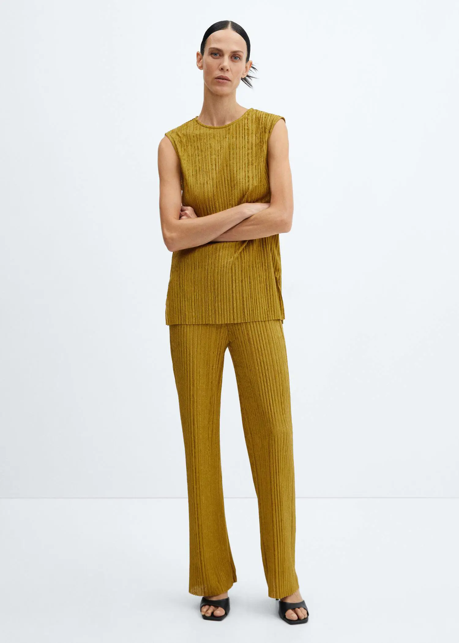 Mango Pleated straight trousers. 1