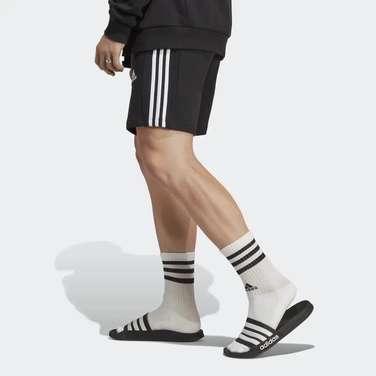 Adidas Shorts Essentials French Terry 3 Franjas. 2