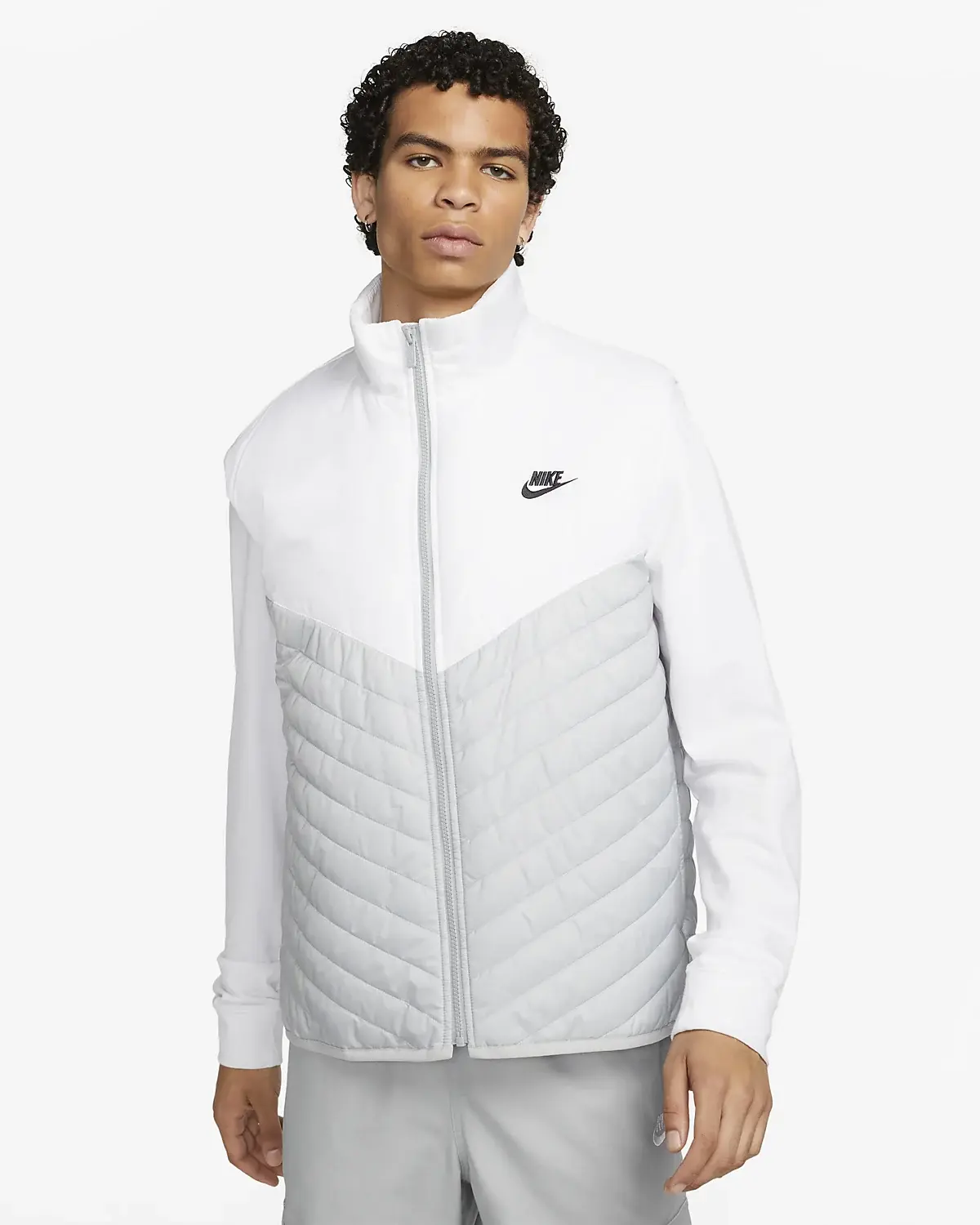 Nike Therma-FIT Windrunner. 1