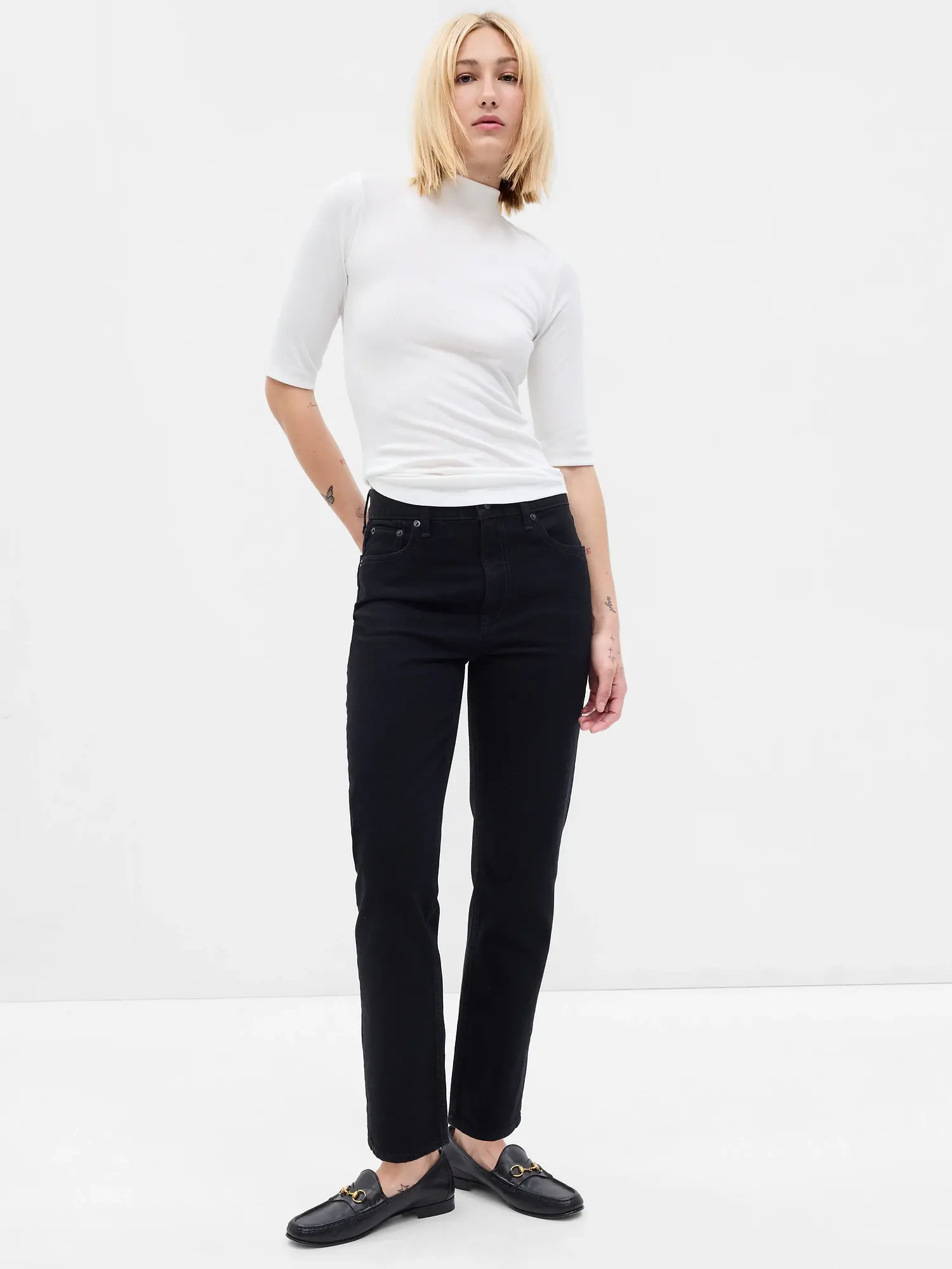 Gap High Rise Cheeky Straight Jeans black. 1