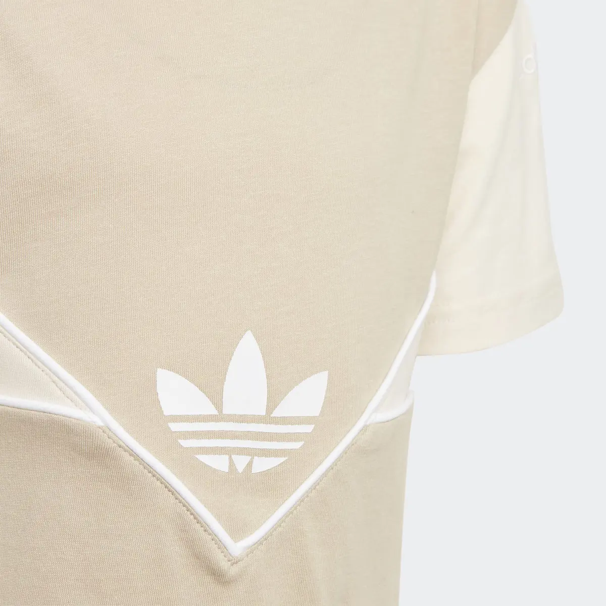 Adidas Adicolor Shorts and Tee Set. 2