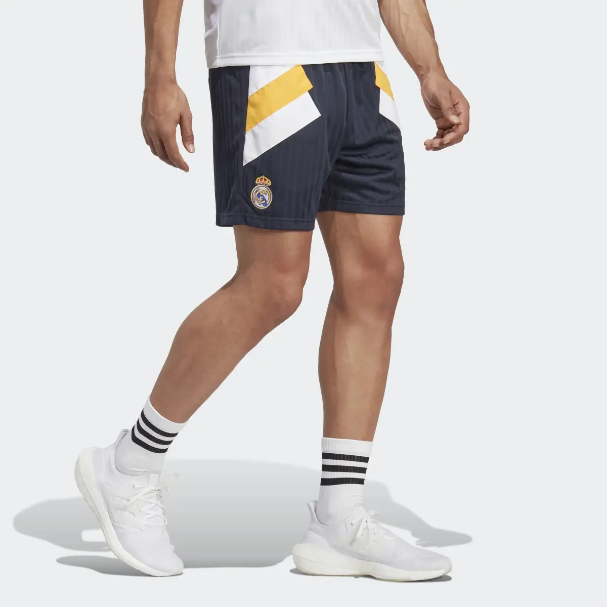 Adidas Shorts Real Madrid Icon. 1