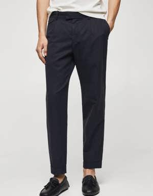 Tapered-fit pleated trousers