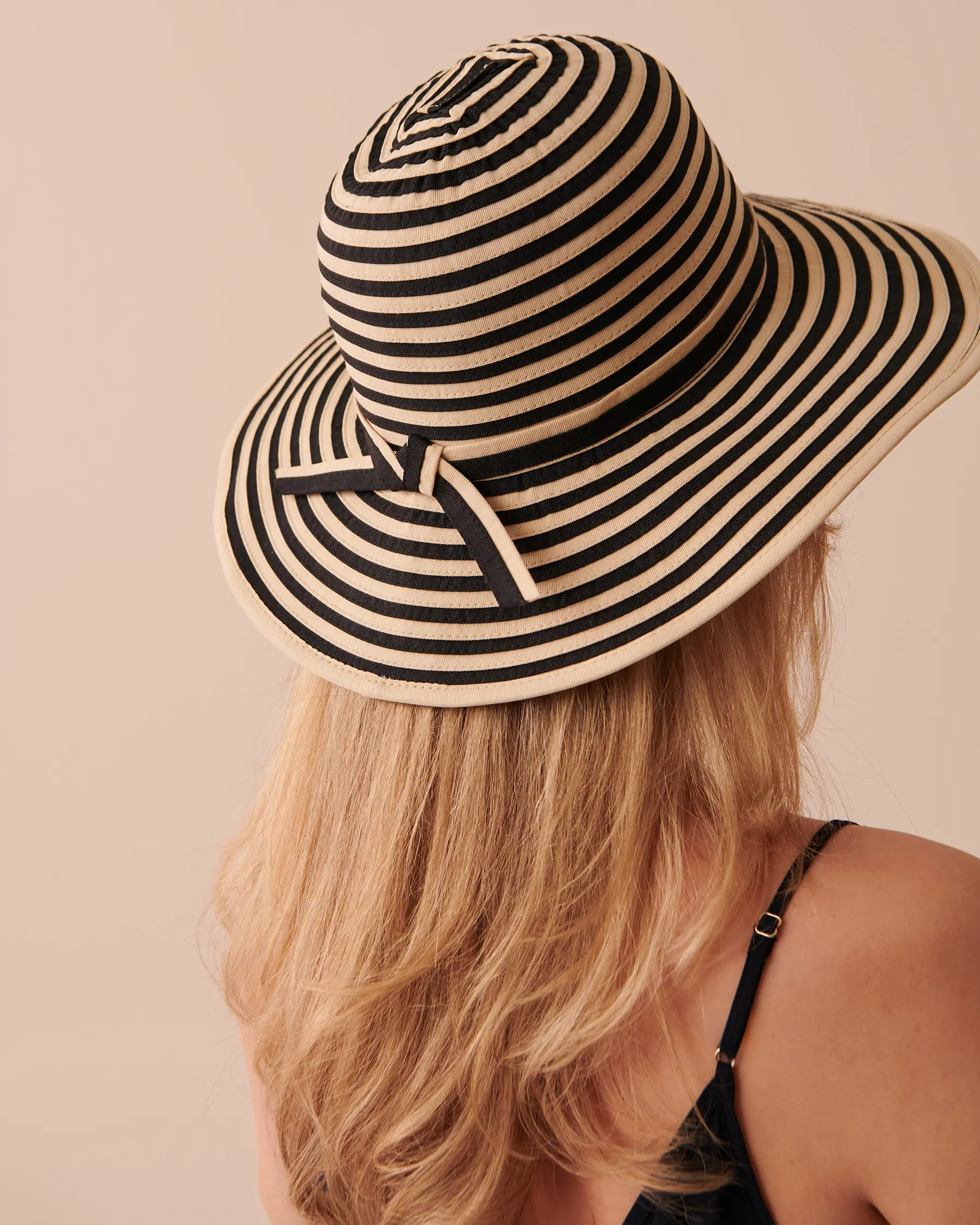 La Vie en Rose Striped Large Bucket Hat. 2