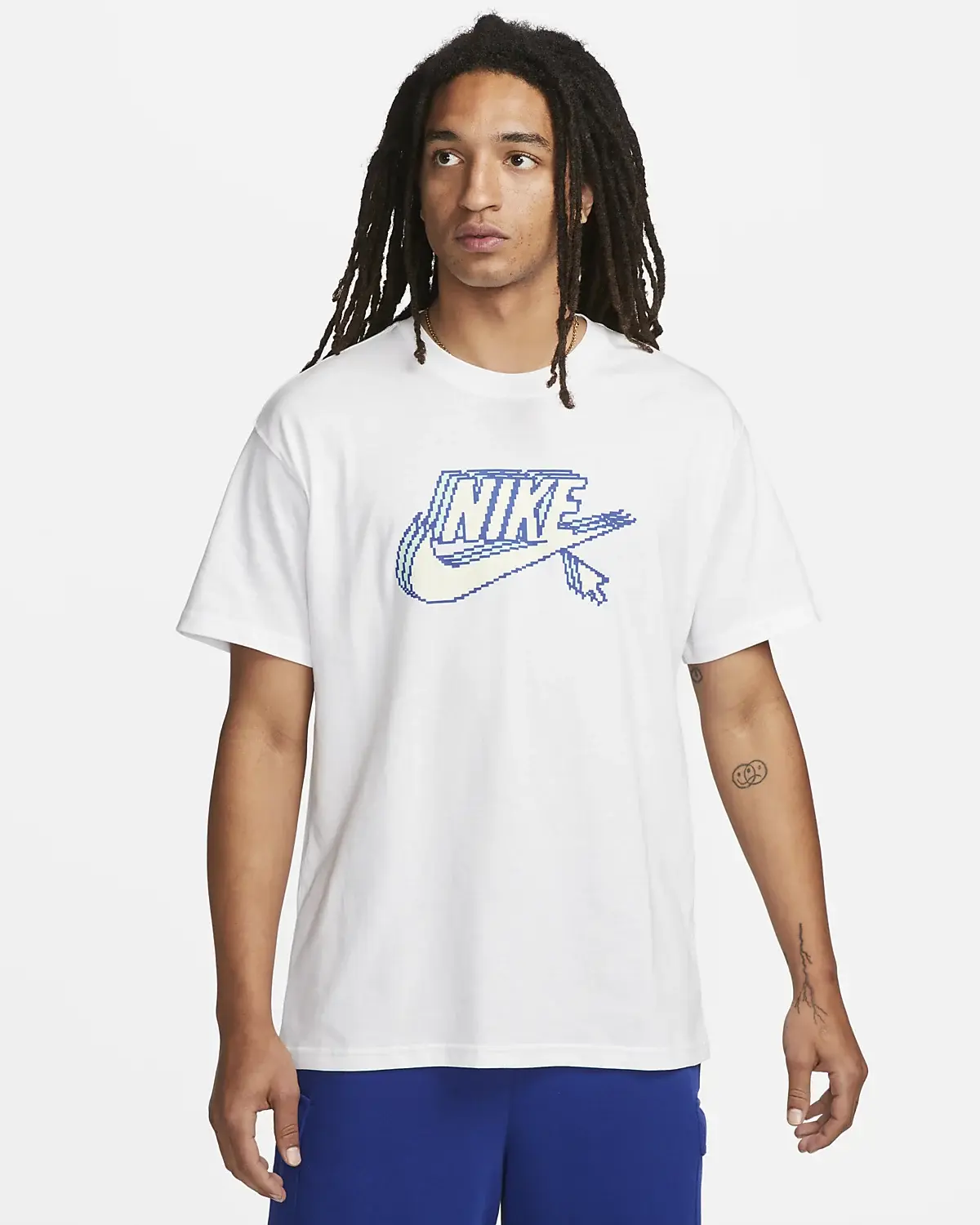 Nike Sportswear. 1