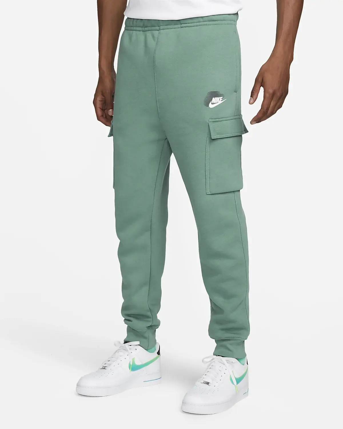 Nike Sportswear Standard Issue. 1