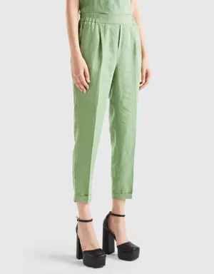 cropped trousers in 100% linen
