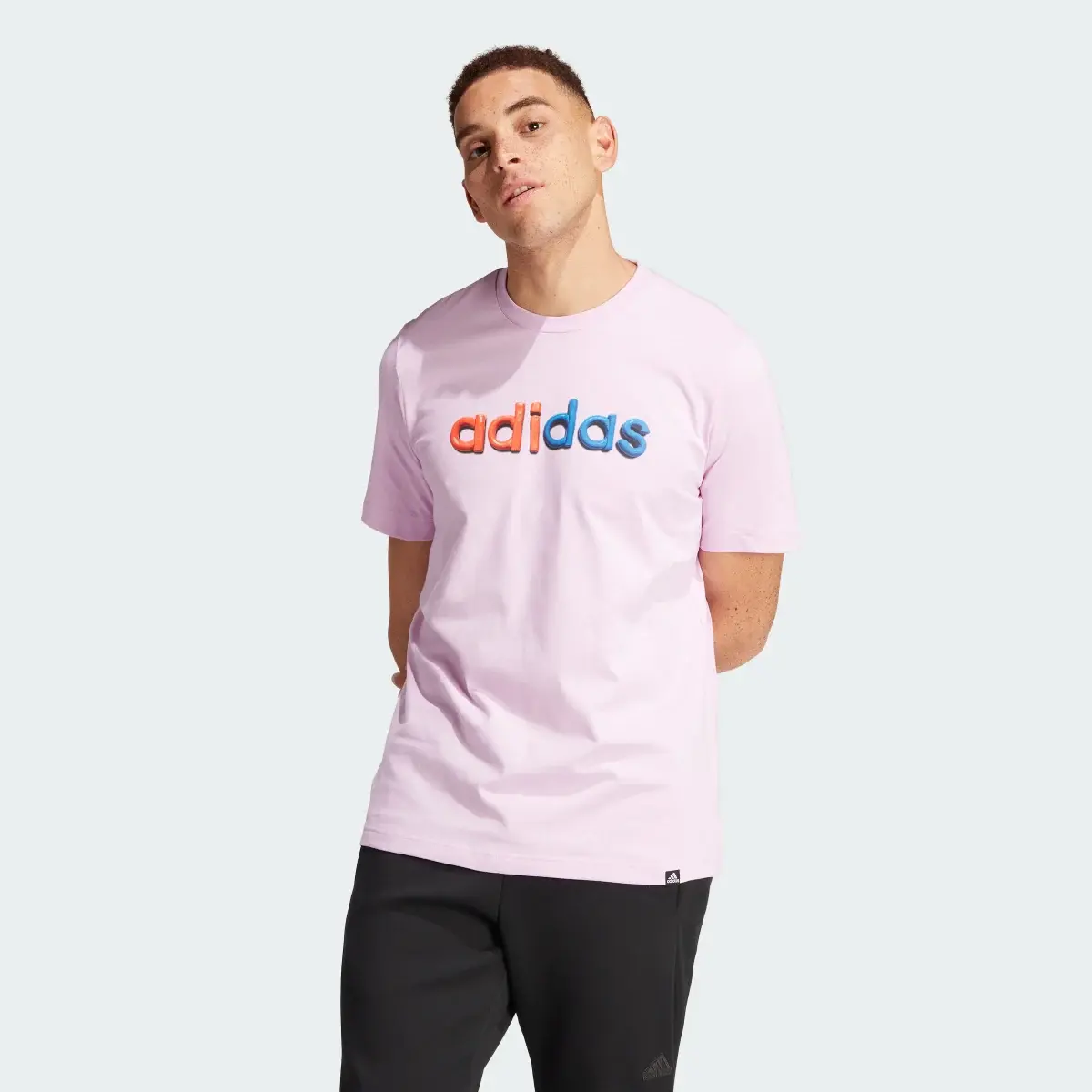 Adidas Playera adidas Sportswear Photo Real Linear. 1