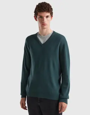 dark green v-neck sweater in pure merino wool
