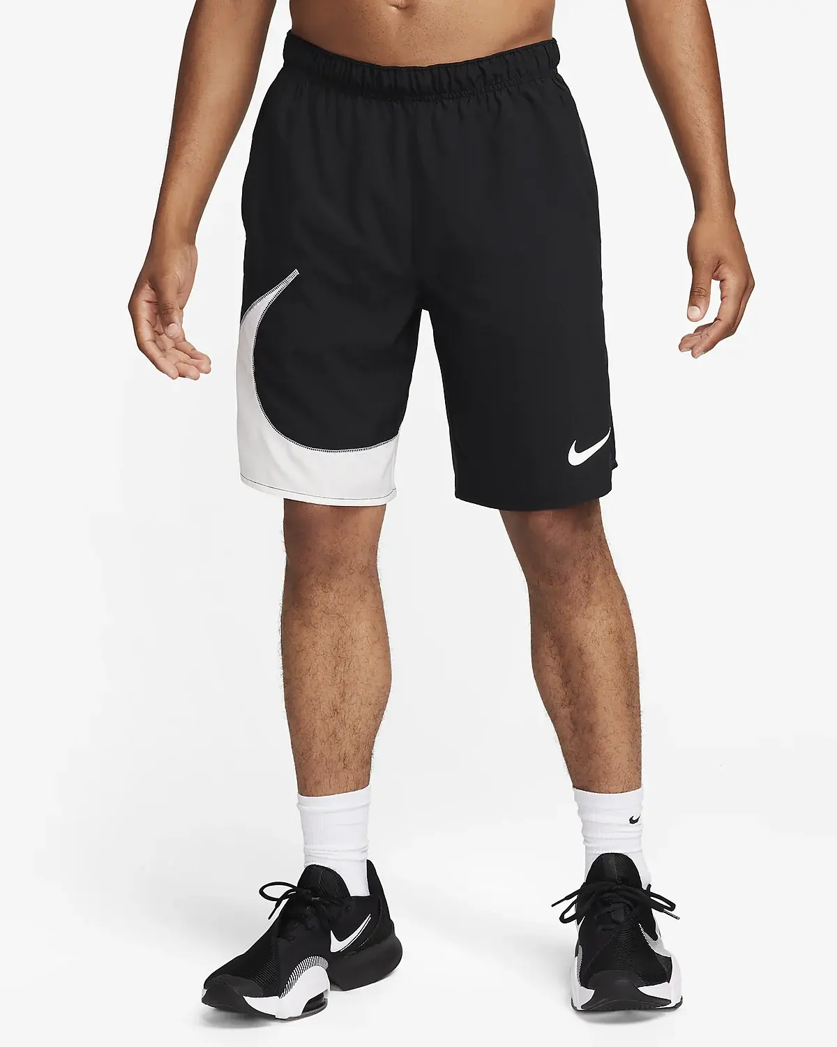 Nike Dri-FIT Challenger. 1