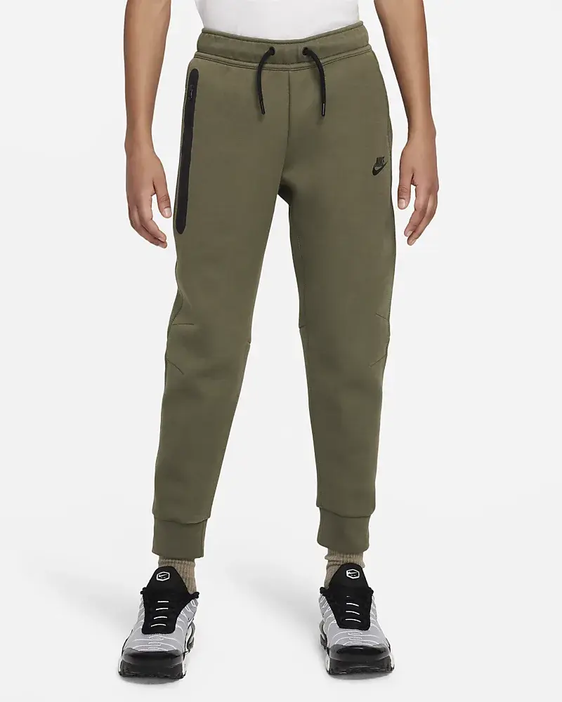 Nike Sportswear Tech Fleece. 1