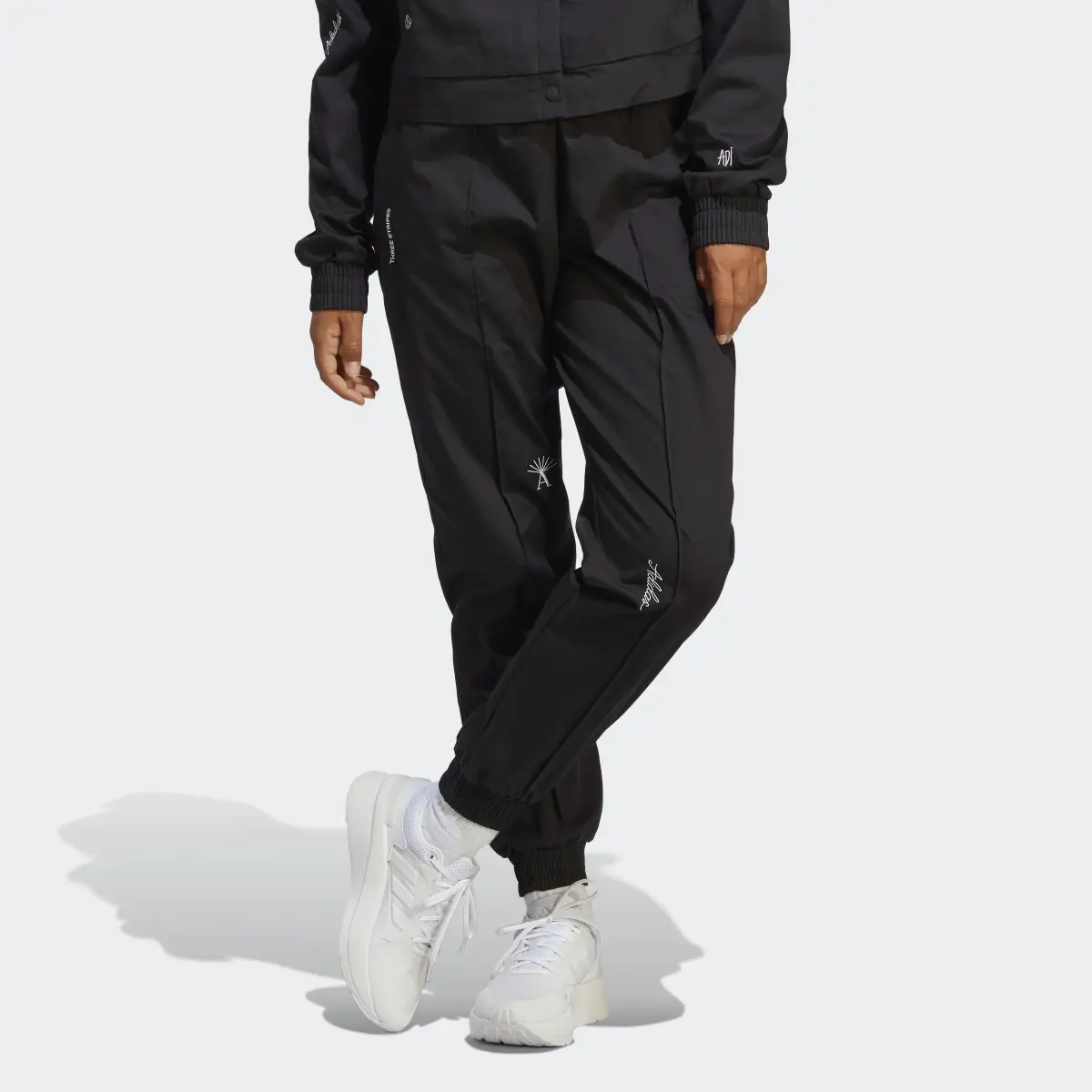 Adidas Pantalon ample avec graphismes inspirés des cristaux de guérison. 1