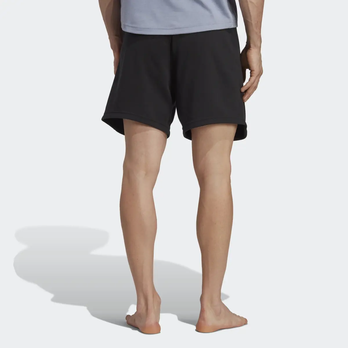 Adidas Shorts de Entrenamiento Yoga Base. 2