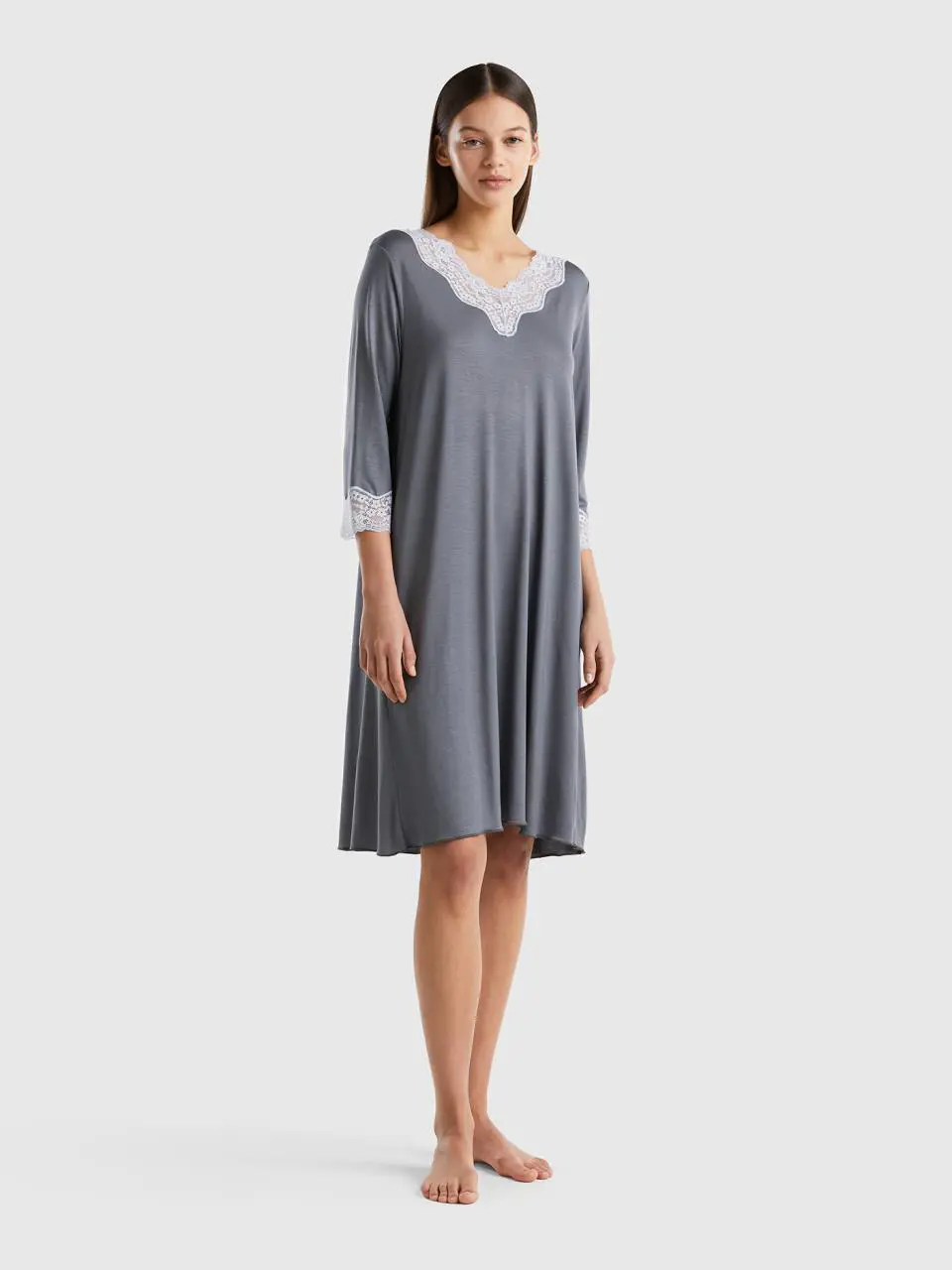 Benetton nightshirt with lace details. 1