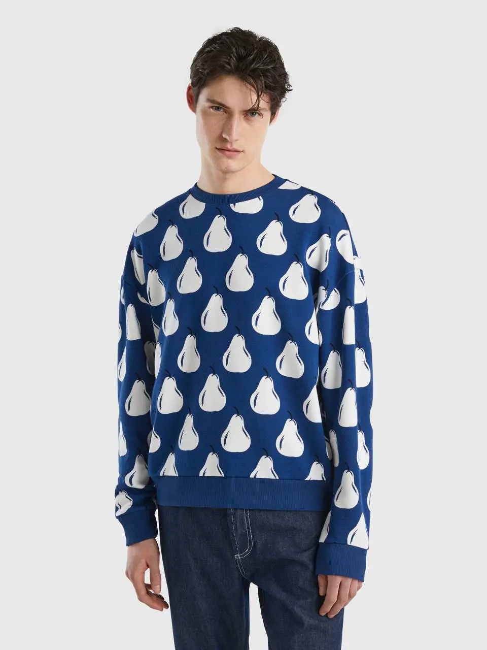 Benetton blue sweatshirt with pear print. 1