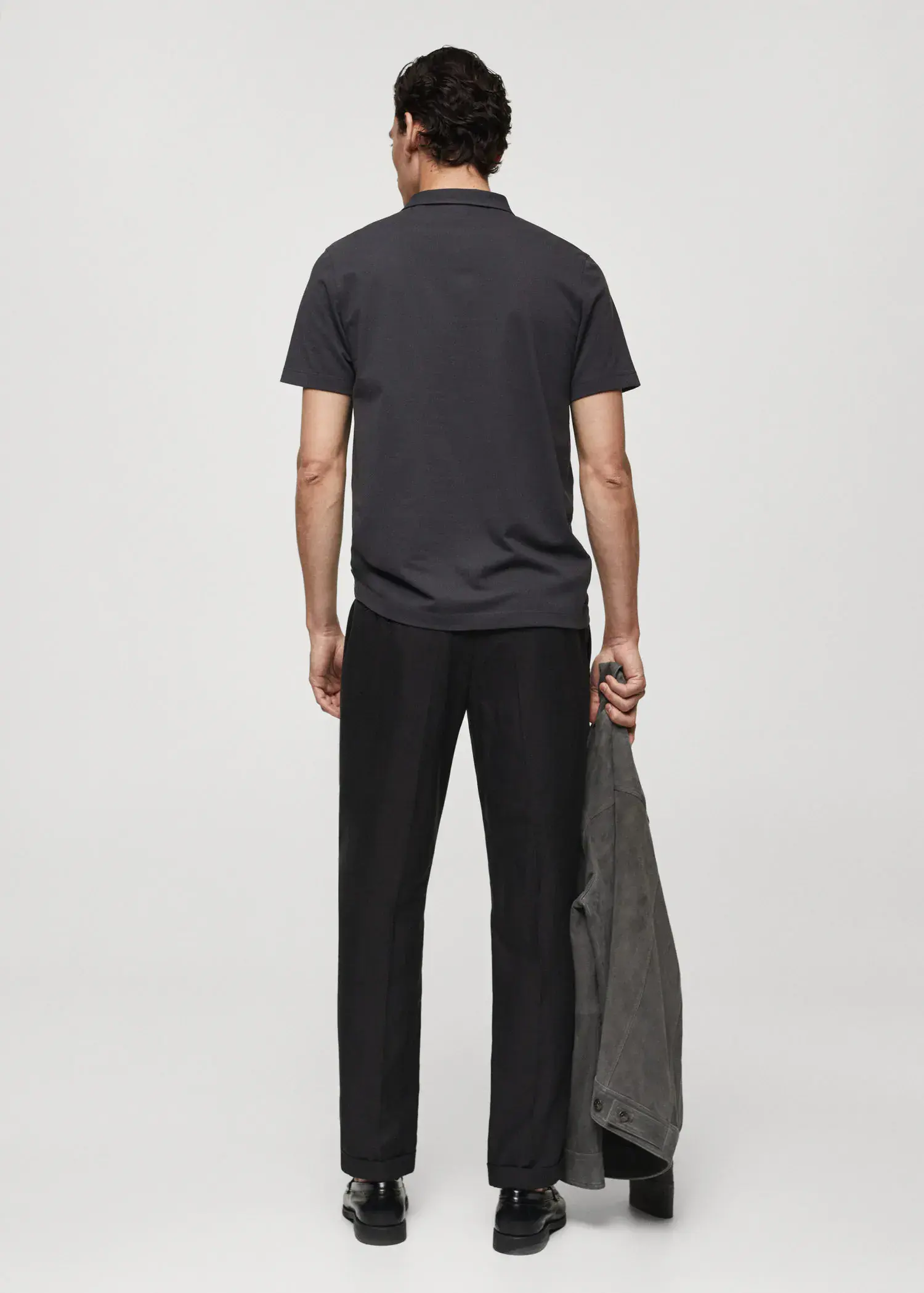 Mango Texturiertes Slim Fit-Poloshirt aus Baumwolle. 3