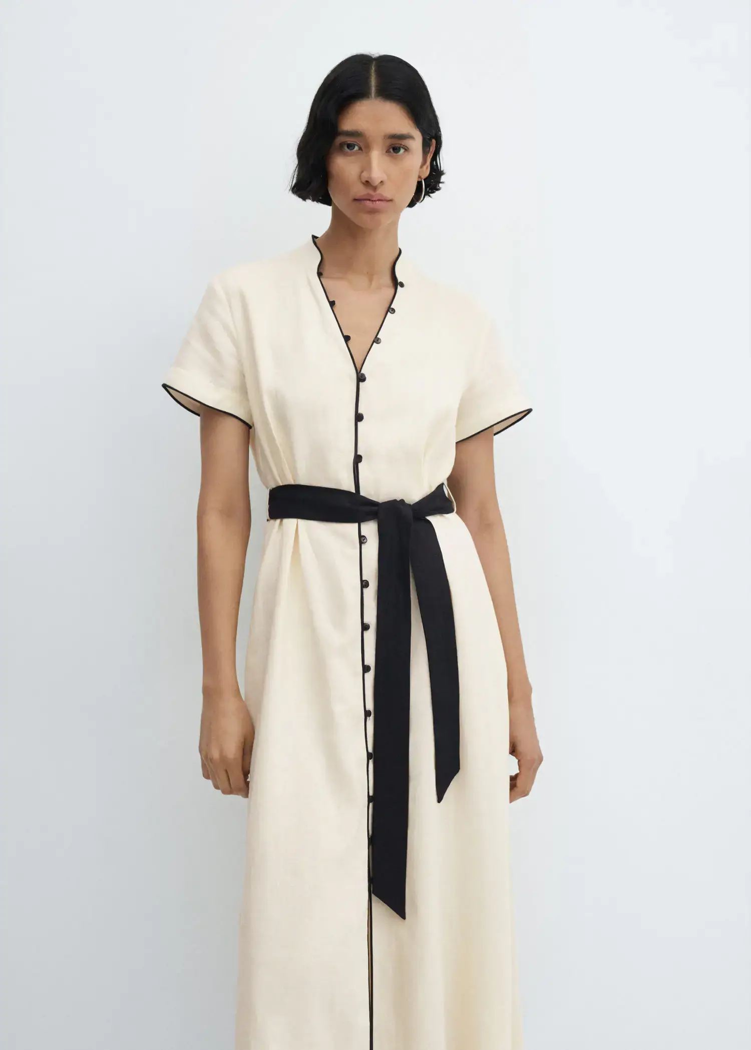 Mango Buttoned linen-blend dress. 1