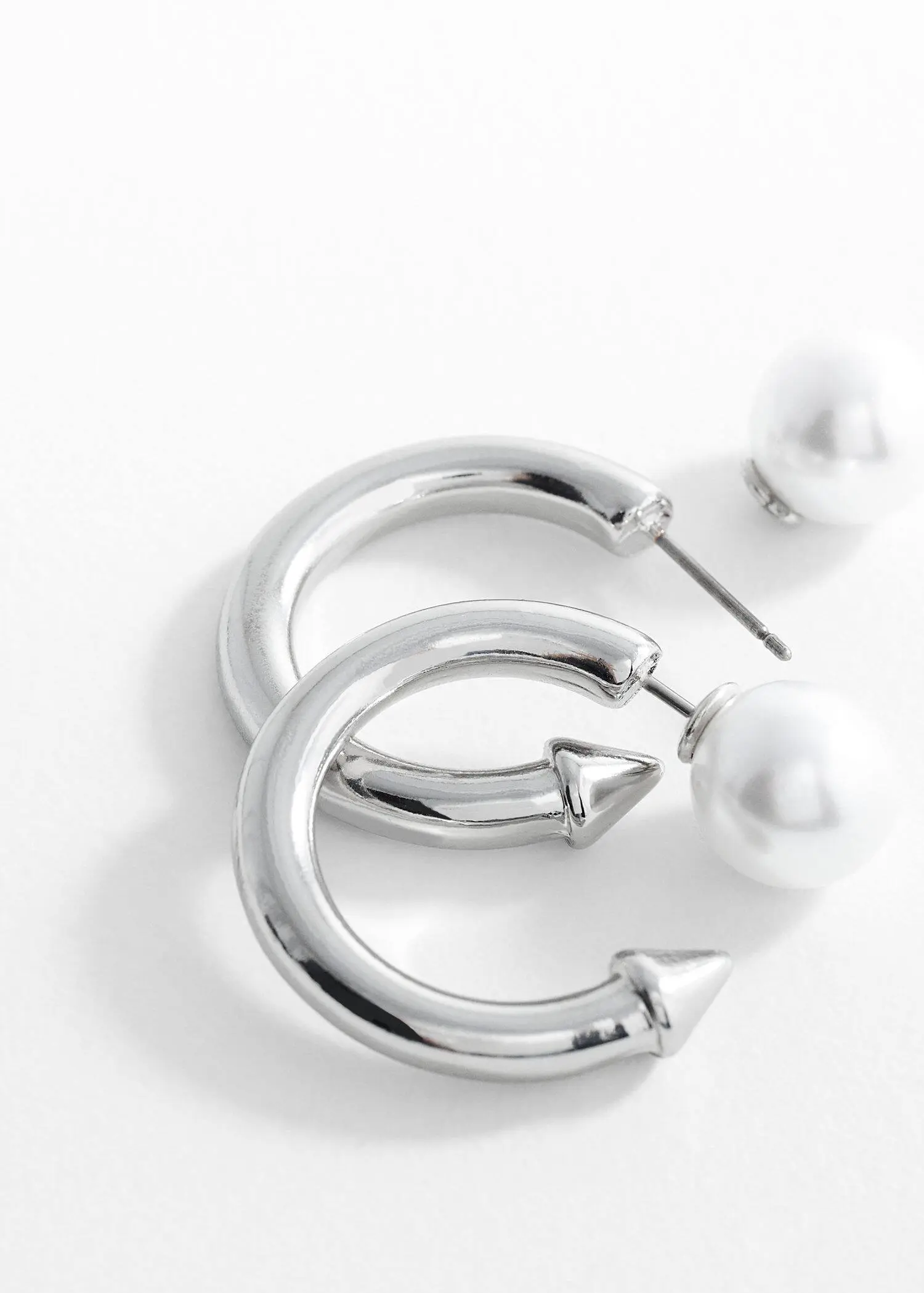 Mango Pearl-detail hoop earrings. 3