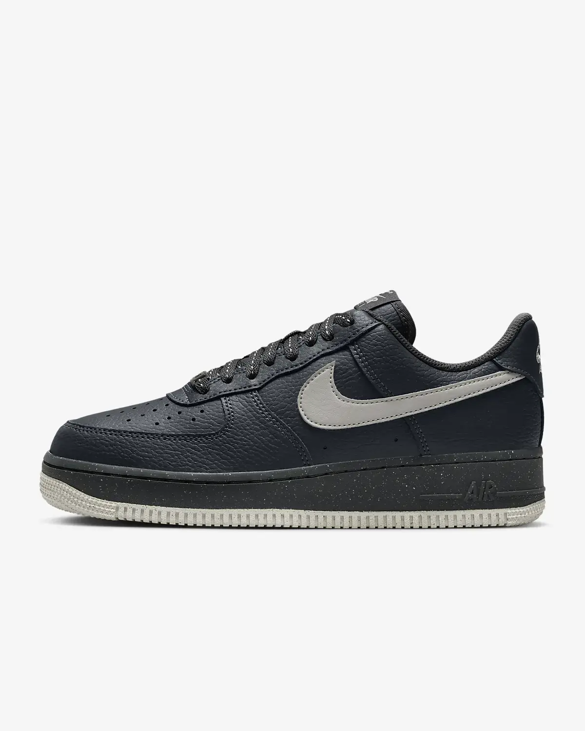 Nike Air Force 1 '07. 1