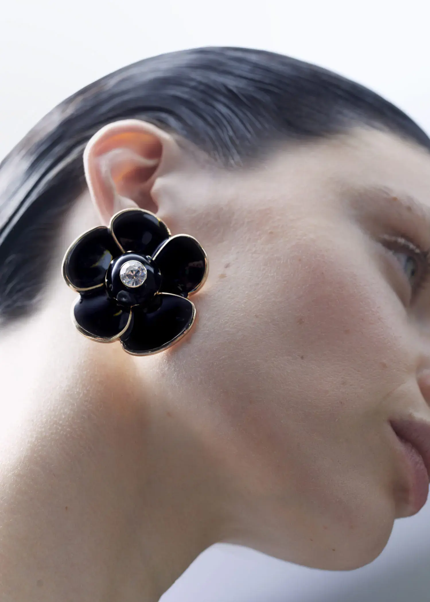 Mango Crystal flower earrings. 1