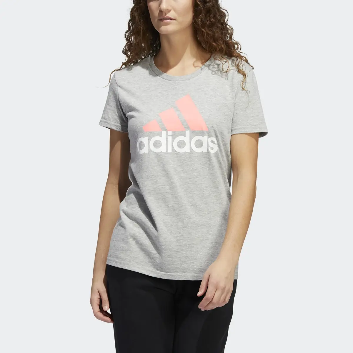 Adidas Playera Badge of Sport Basic. 1