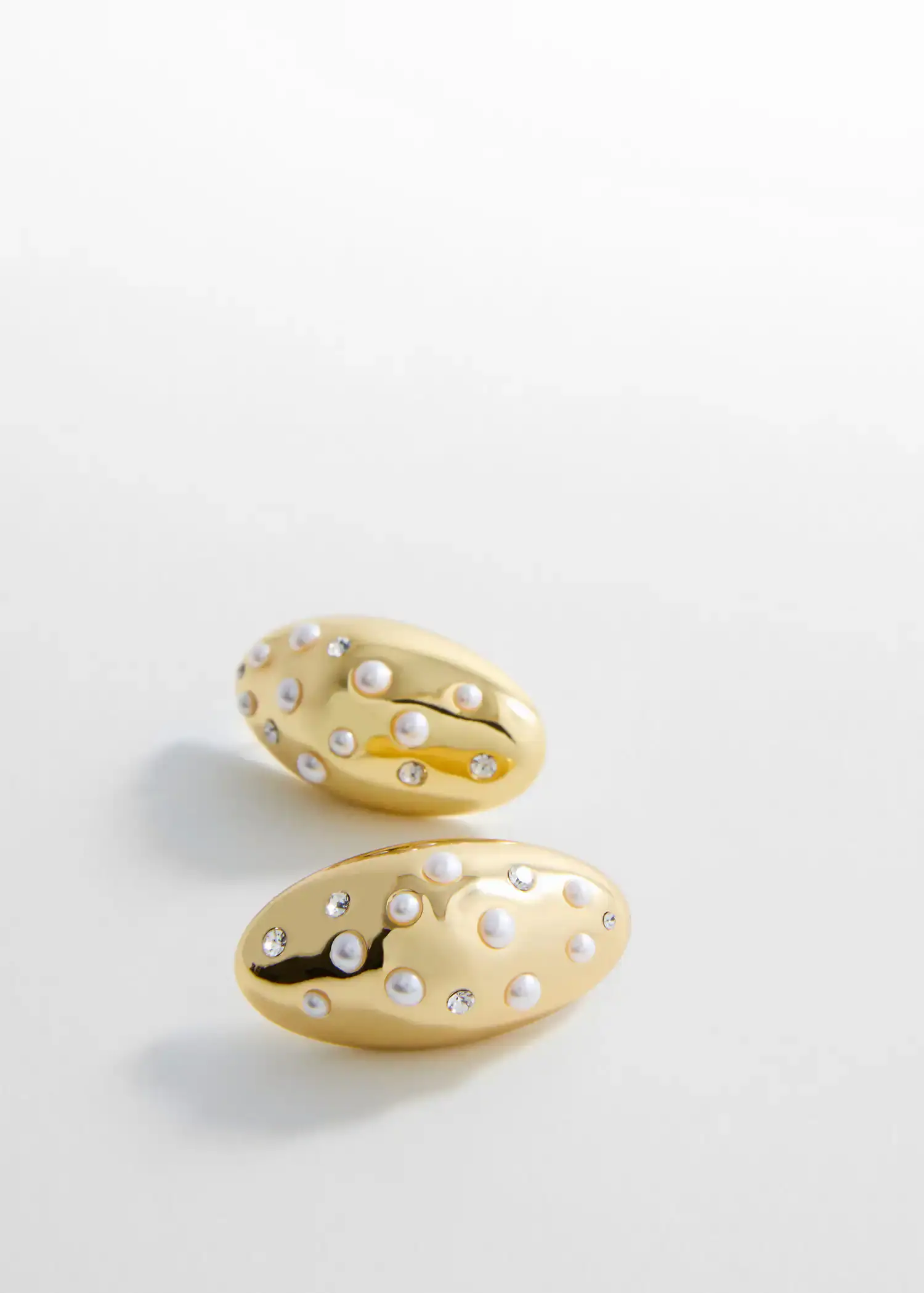Mango Oval pearl-detail earrings. 2