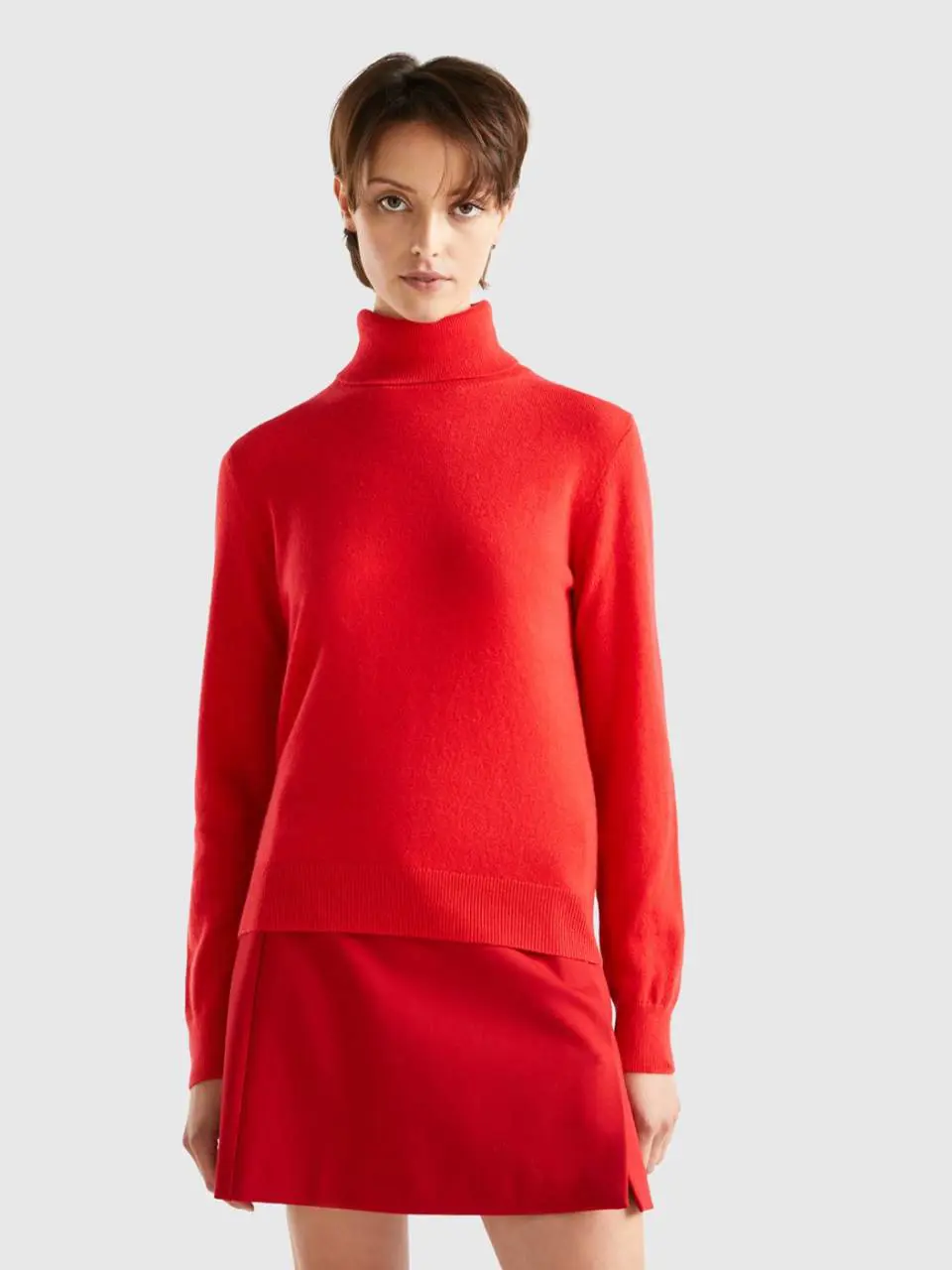Benetton coral red turtleneck in pure cashmere. 1