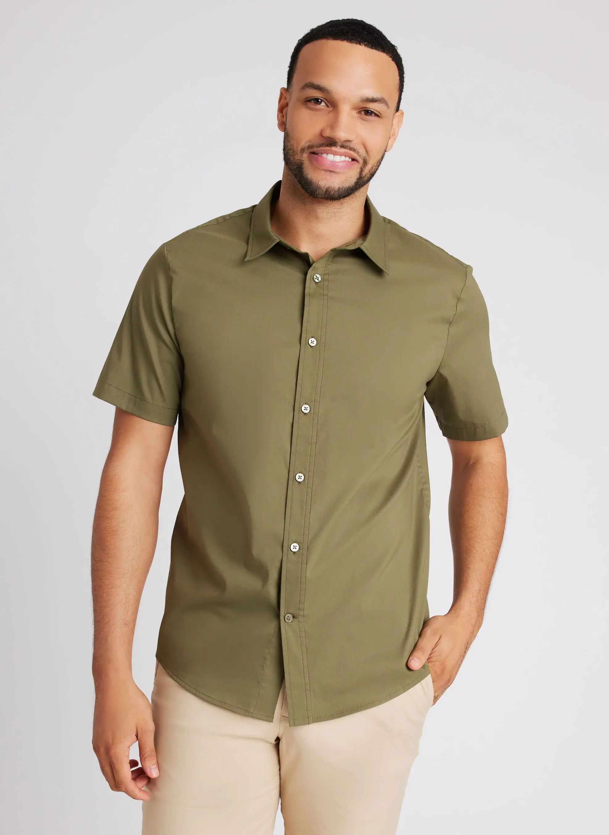 Kit And Ace Stay Cool Poplin Short Sleeve Shirt Standard Fit. 1