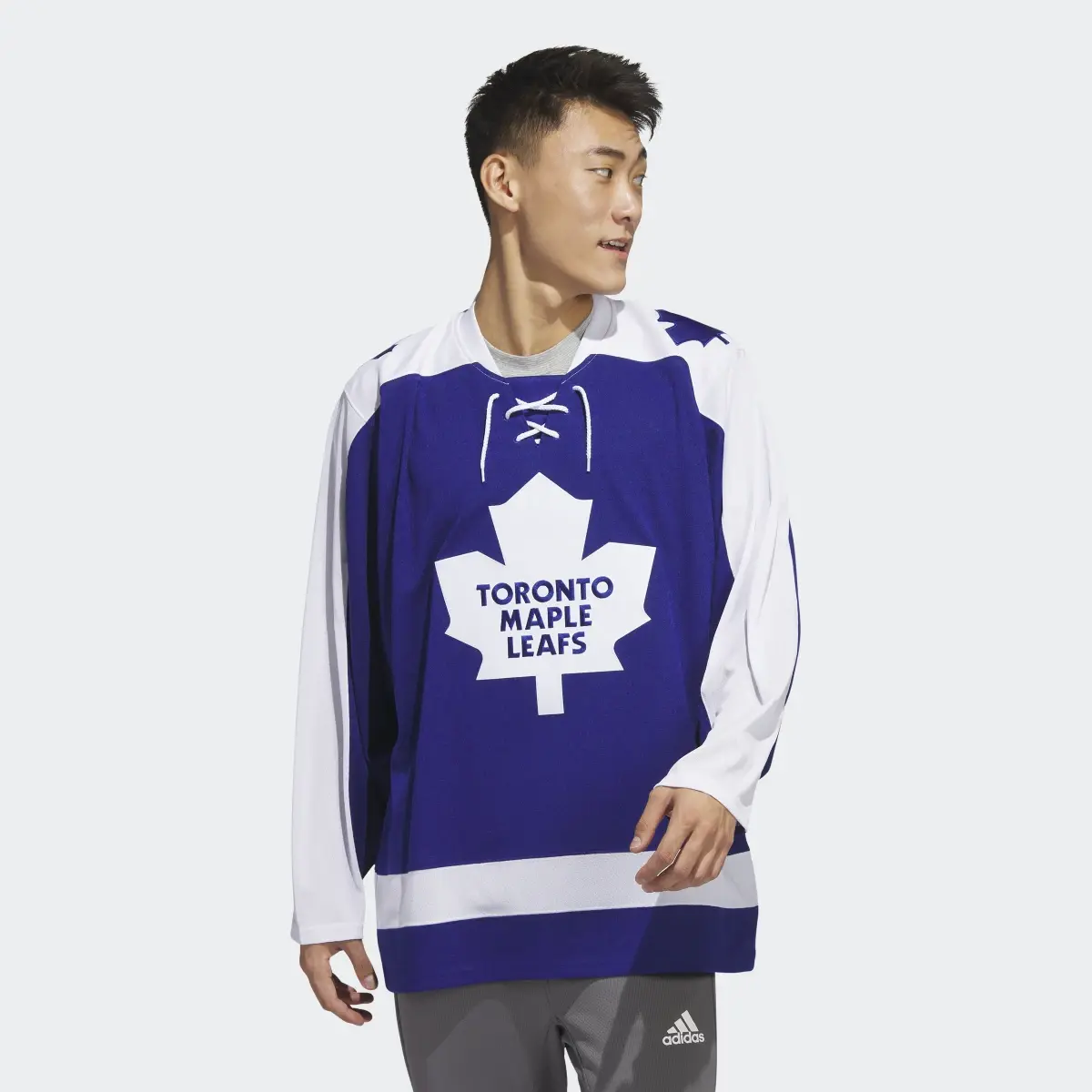 Adidas Maple Leafs '72 Team Classics Jersey. 2