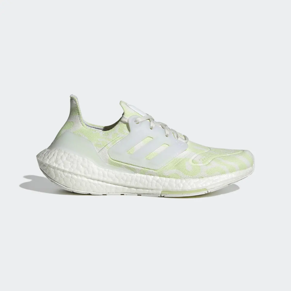 Adidas ULTRABOOST 22 SHOES. 2