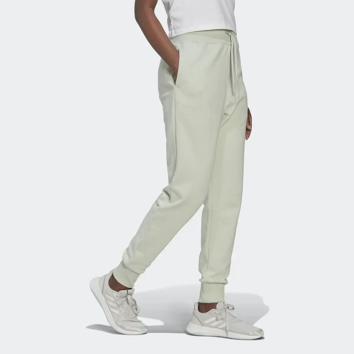 Adidas Pantaloni Essentials Multi-Colored Logo. 3