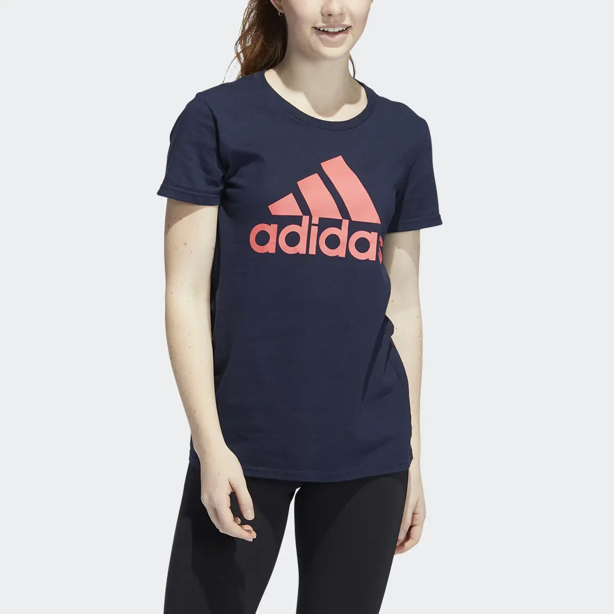 Adidas Playera Badge of Sport Basic. 1