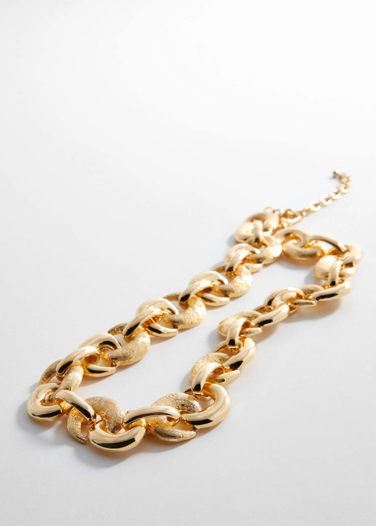 Mango Textured chain necklace. 1